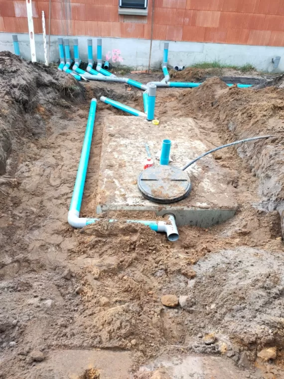 Raccordement des sorties eaux usées à une fosse toutes eaux